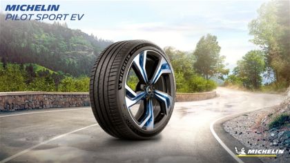 235/45 R19 99W XL TL PILOT SPORT EV  PJ